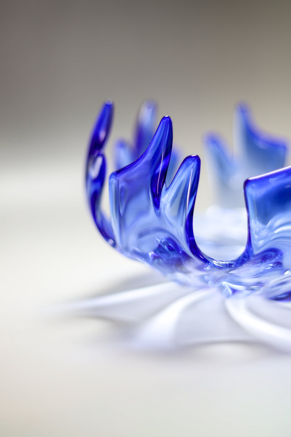 Murano Glasschale "Inferno" - blau - 22cm